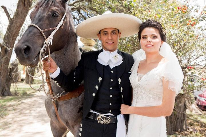 ¿Cómo Combinar Trajes de Charro con Elegancia?