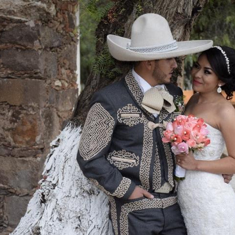 ¿Cómo Personalizar un Traje de Charro para Bodas y Eventos Especiales?